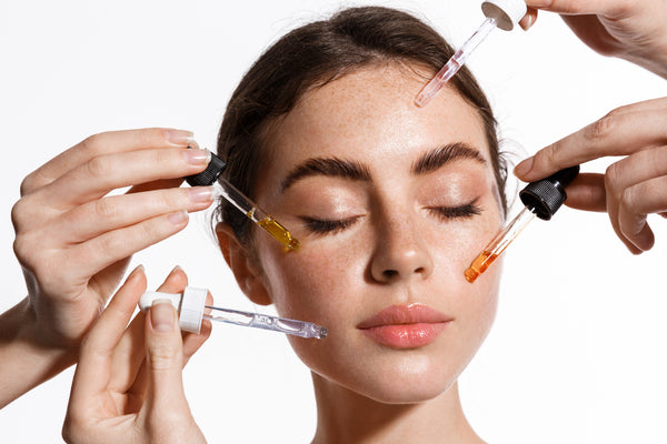 Can You use Hyaluronic Acid and Vitamin C Serum Together?