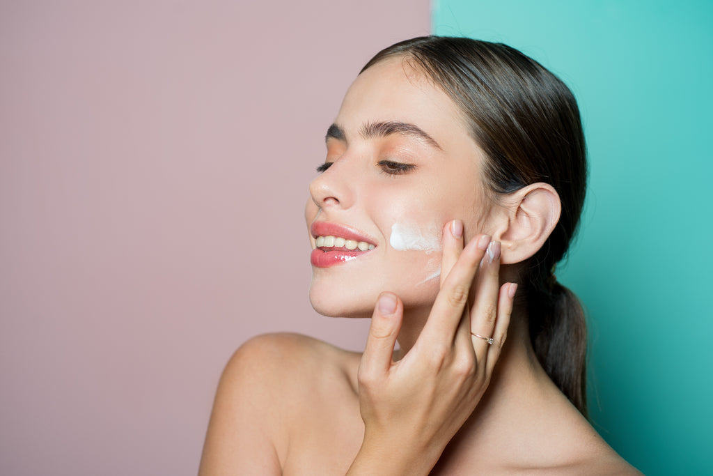 can i use glutathione and azelaic acid together Brightening Ingredients Guide: Niacinamide, Alpha Arbutin, Vitamin C, –  GLUTA ONE Pvt.Ltd main image 1