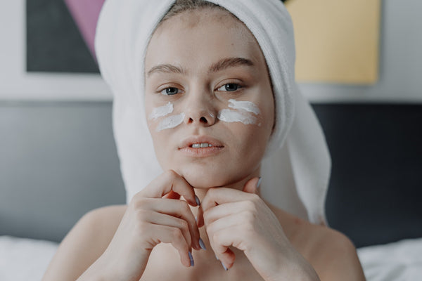 What Causes Puffy Eyes & How To Get Rid Of It?